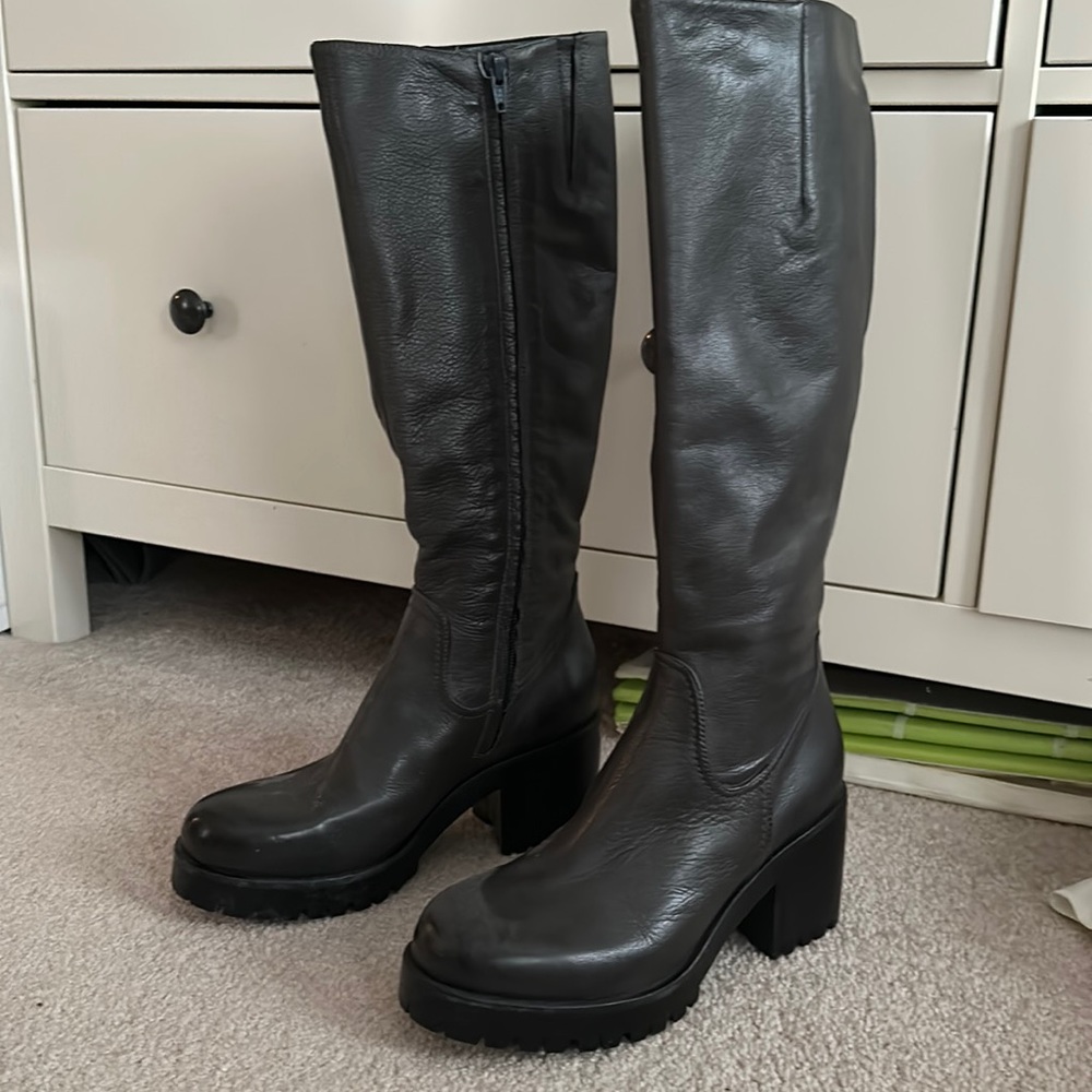 Burnished Grey leather Italian lug sole platform boots size 38 never worn.